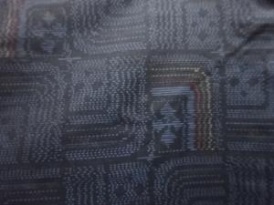 アンティーク　格子に抽象模様織り出し本場泥大島紬着物アンサンブル